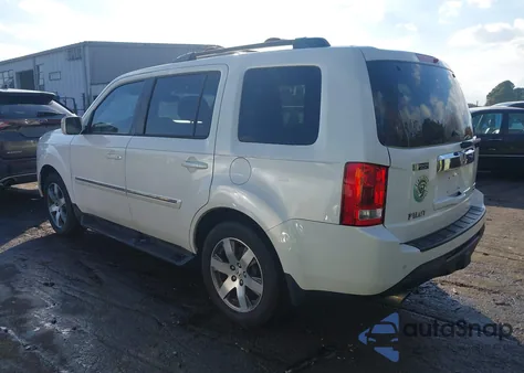 2015 Honda Pilot Touring z USA, uszkodzony, nr VIN 5FNYF4H99FB072871